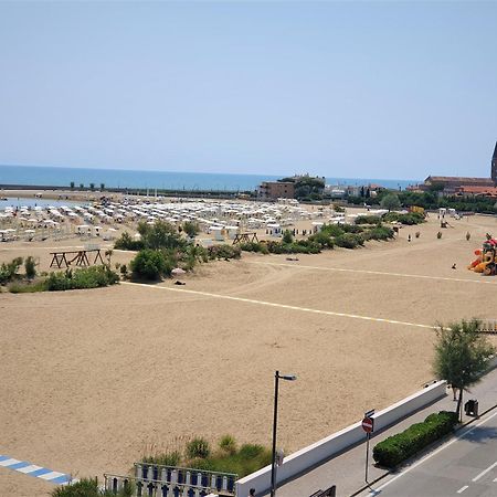 Hotel Delfino Caorle Zewnętrze zdjęcie