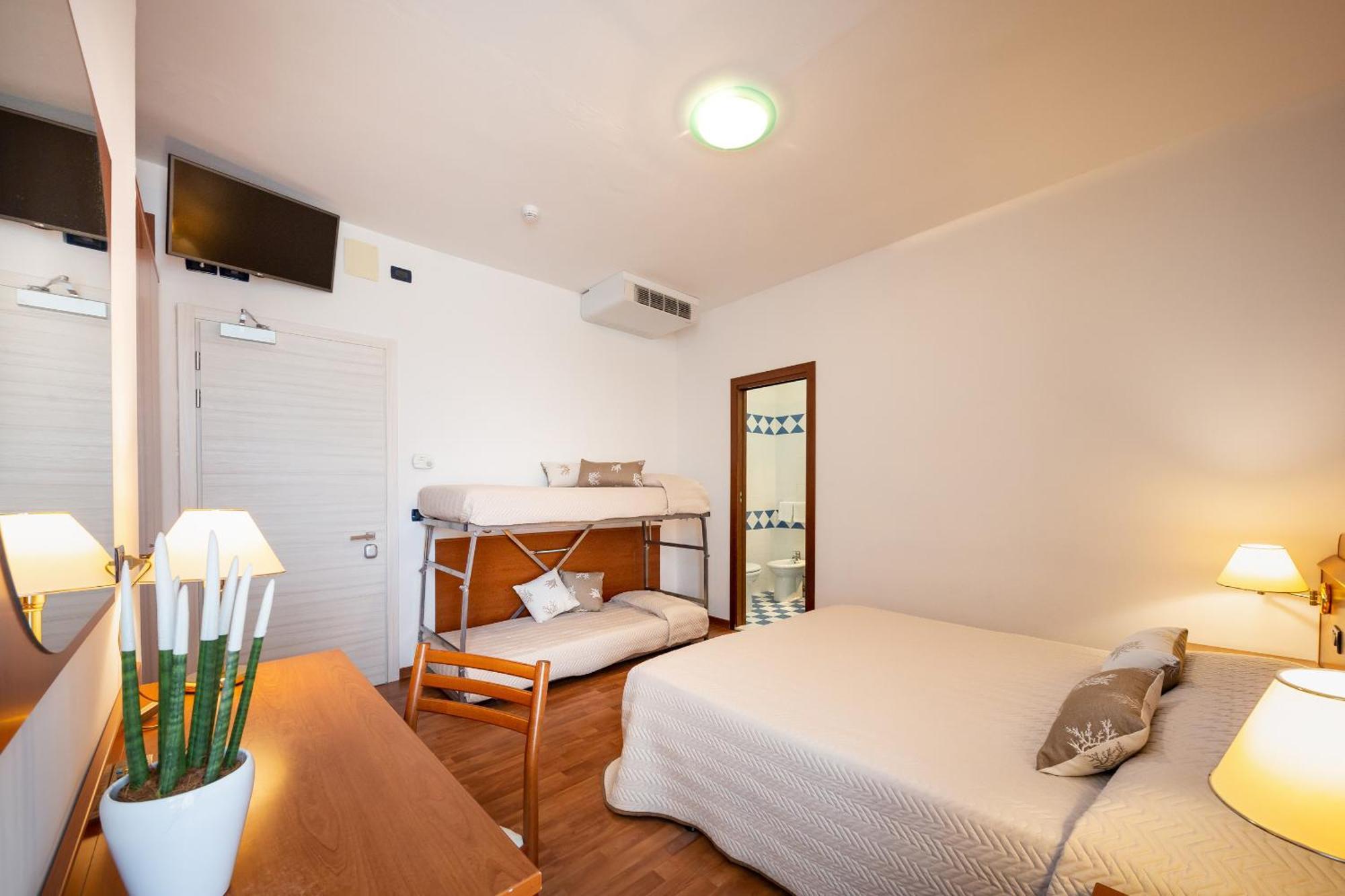 Hotel Delfino Caorle Zewnętrze zdjęcie
