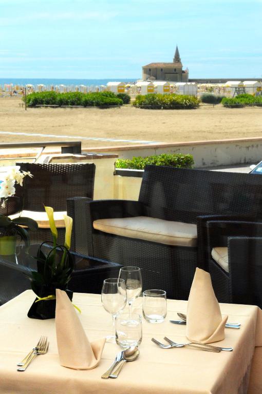 Hotel Delfino Caorle Zewnętrze zdjęcie