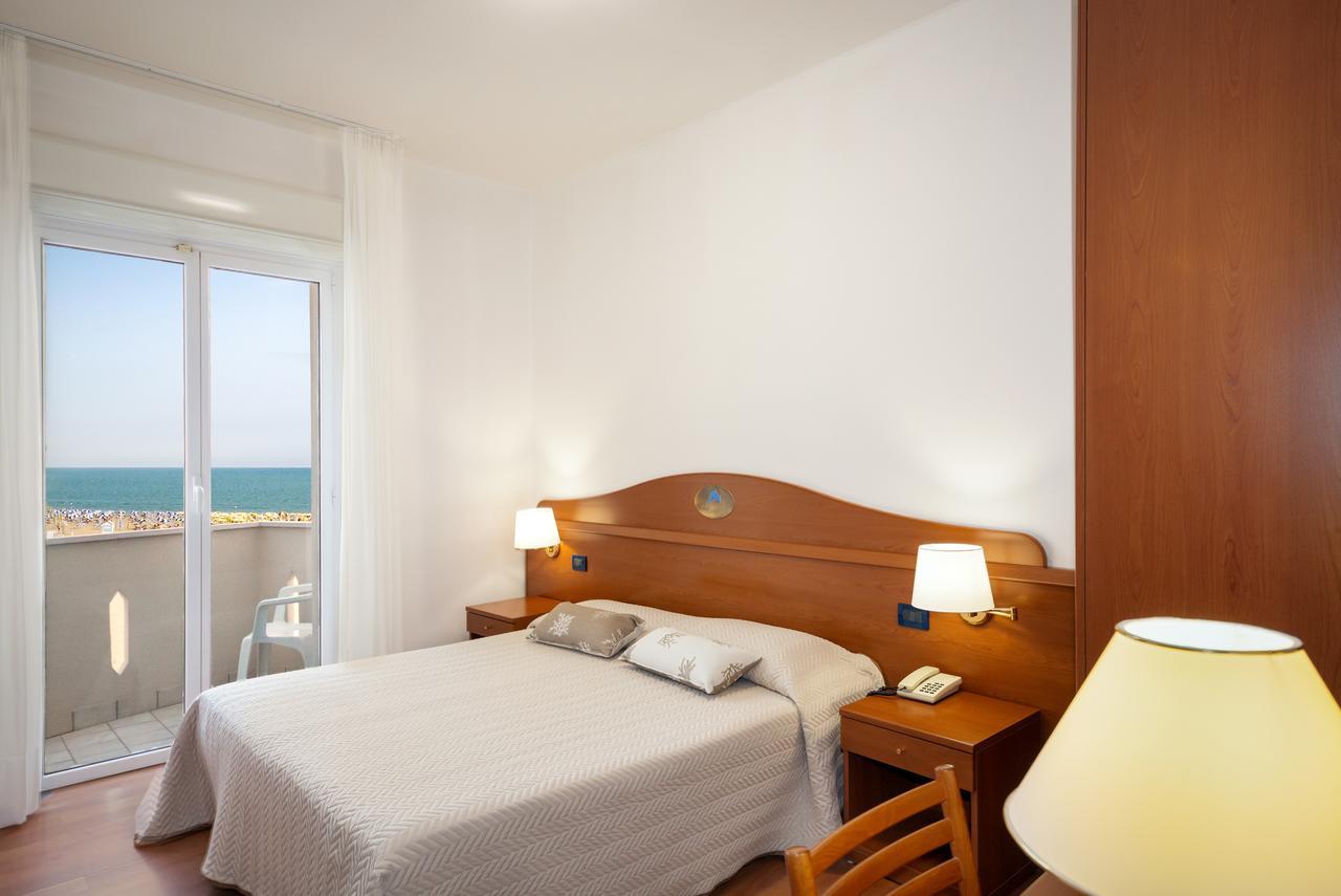 Hotel Delfino Caorle Zewnętrze zdjęcie