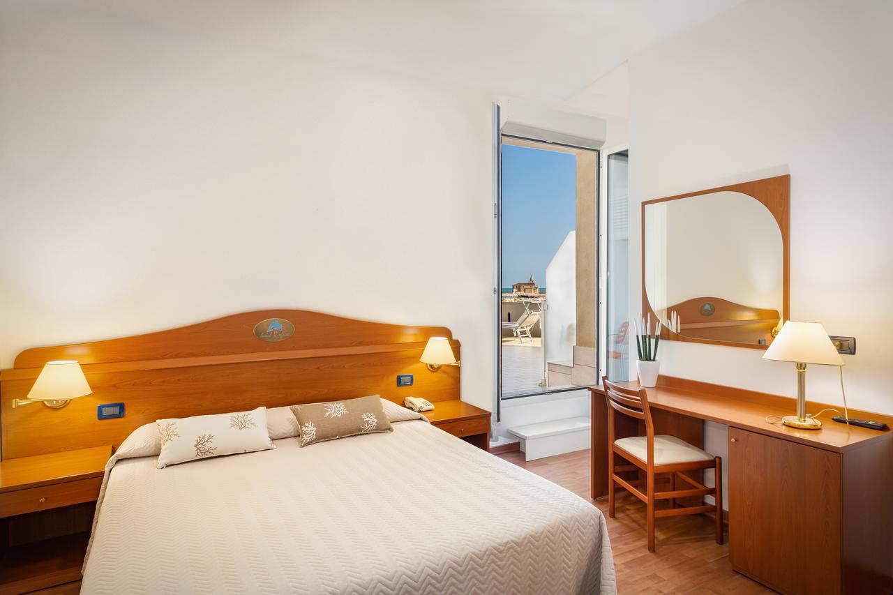 Hotel Delfino Caorle Zewnętrze zdjęcie
